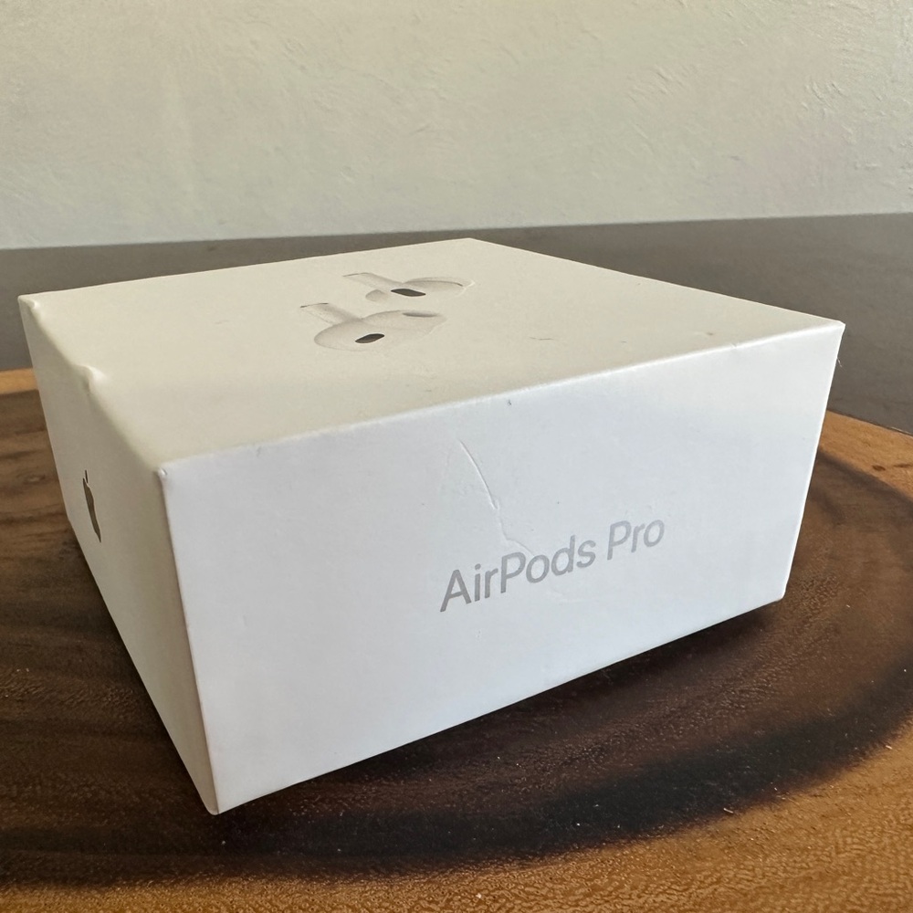 BOX & EAR TIPS ONLY Original Apple AirPods Pro 2nd Gen Box w/New Ear Tips
XS+S+L - Picture 5 of 12